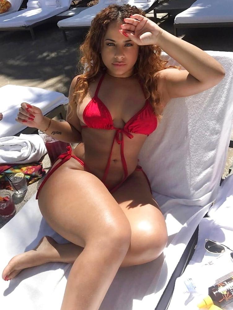 25P CLEAVAGE BEACH BIKINI STUFFERS 88