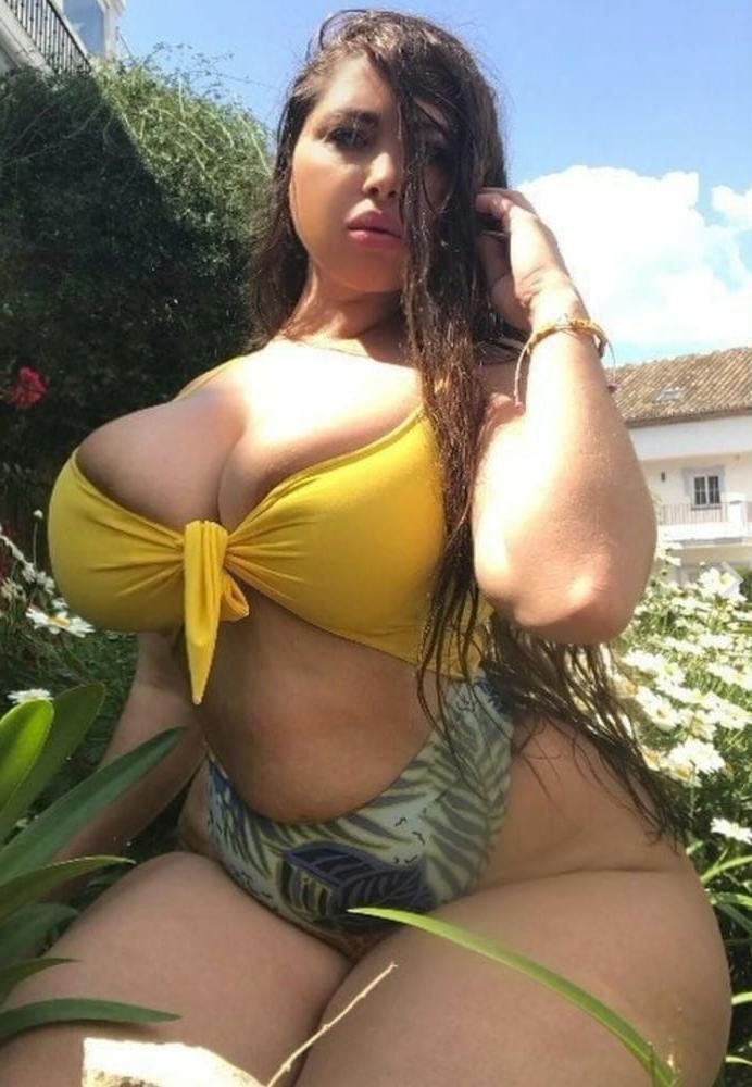 25P CLEAVAGE BEACH BIKINI STUFFERS 88