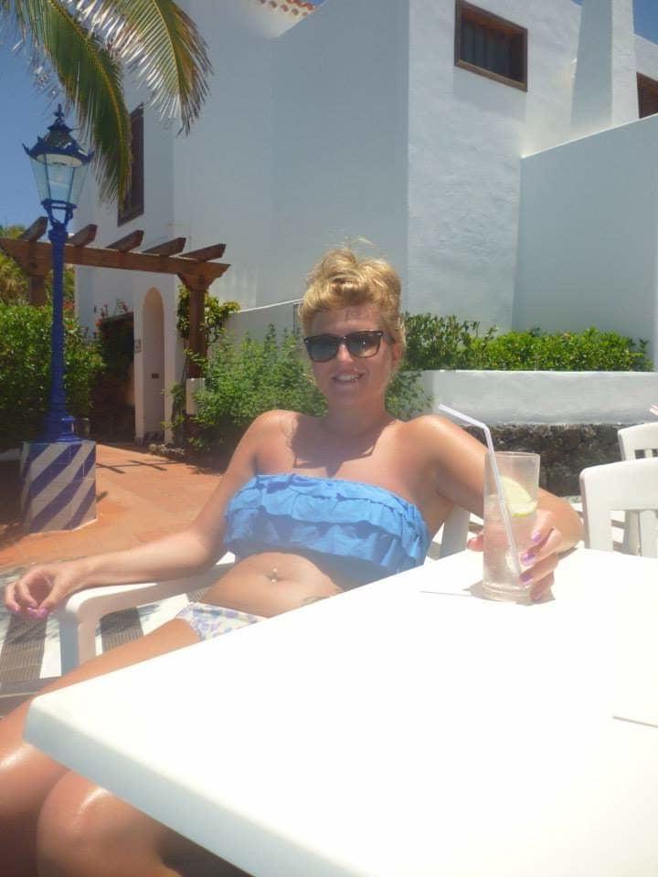 20P Naughty Facebook girl