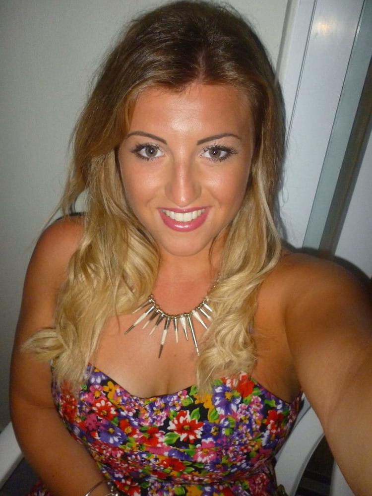 20P Naughty Facebook girl