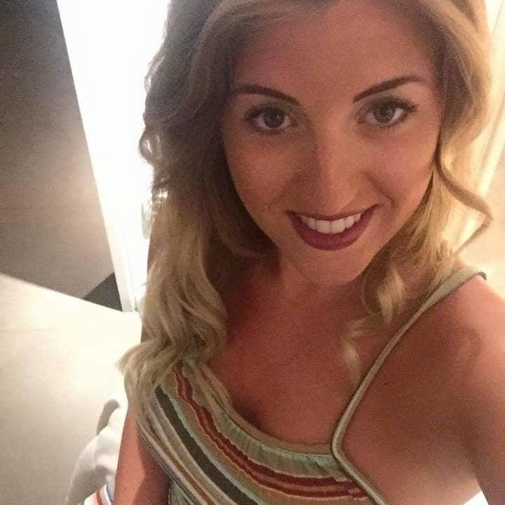 20P Naughty Facebook girl