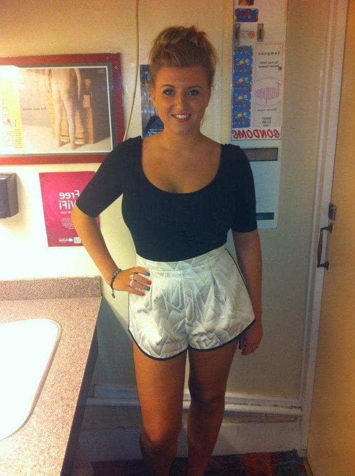 20P Naughty Facebook girl