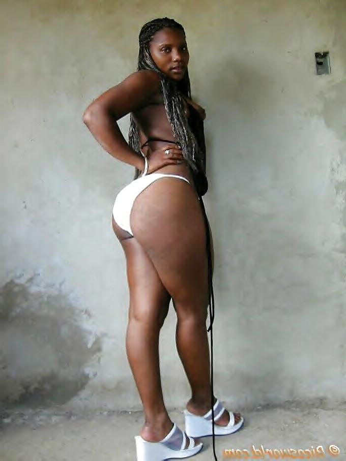 18P BLACK WOMEN AND TEENS EXPOSED