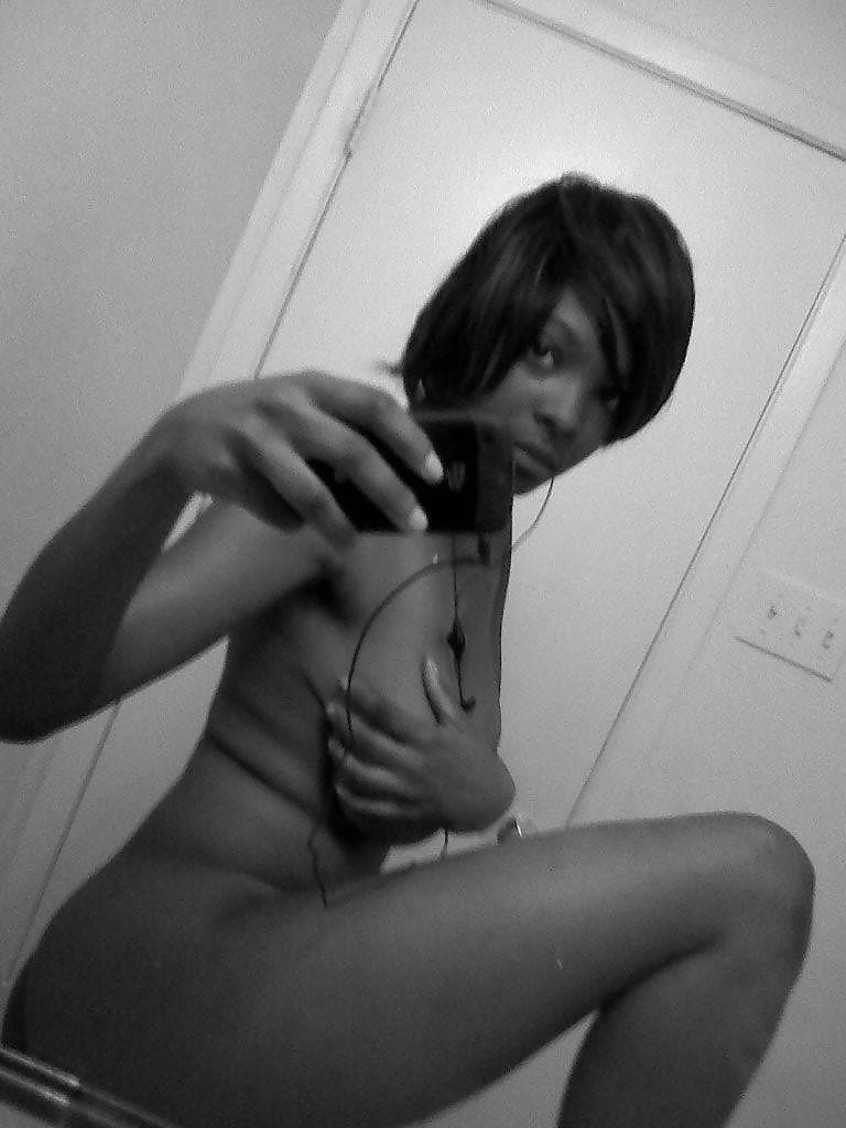 25P BLACK AMATEUR GIRLS - SELF PICS VI