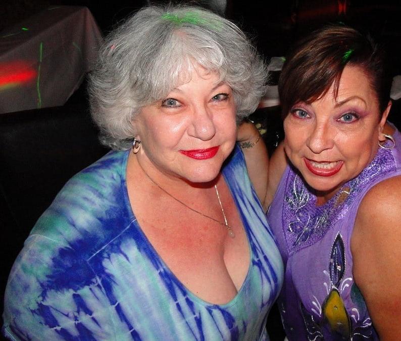 23P Help. Im addicted 2 granny cleavage 3