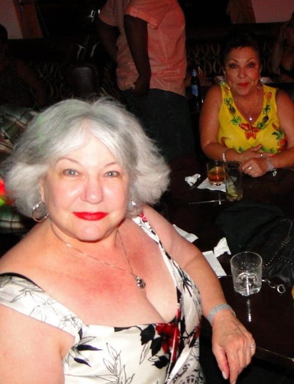 23P Help. Im addicted 2 granny cleavage 3