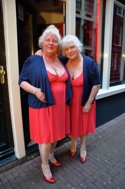 23P Help. Im addicted 2 granny cleavage 3