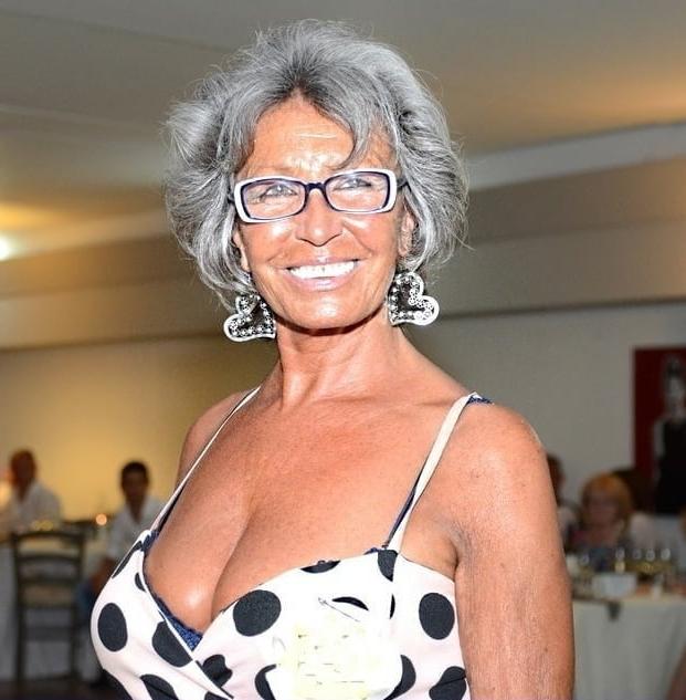 23P Help. Im addicted 2 granny cleavage 3