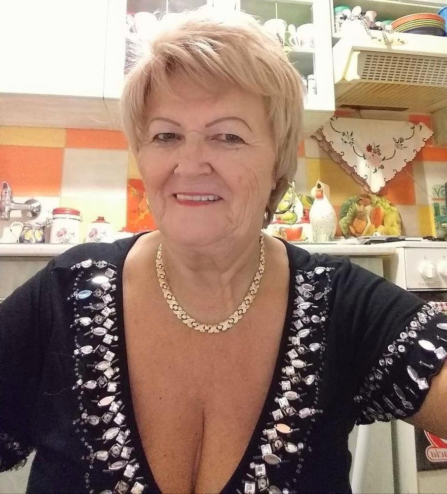 23P Help. Im addicted 2 granny cleavage 3