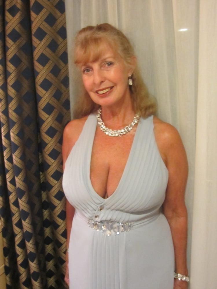 23P Help. Im addicted 2 granny cleavage 3