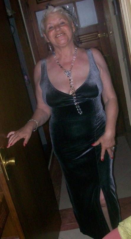 23P Help. Im addicted 2 granny cleavage 3
