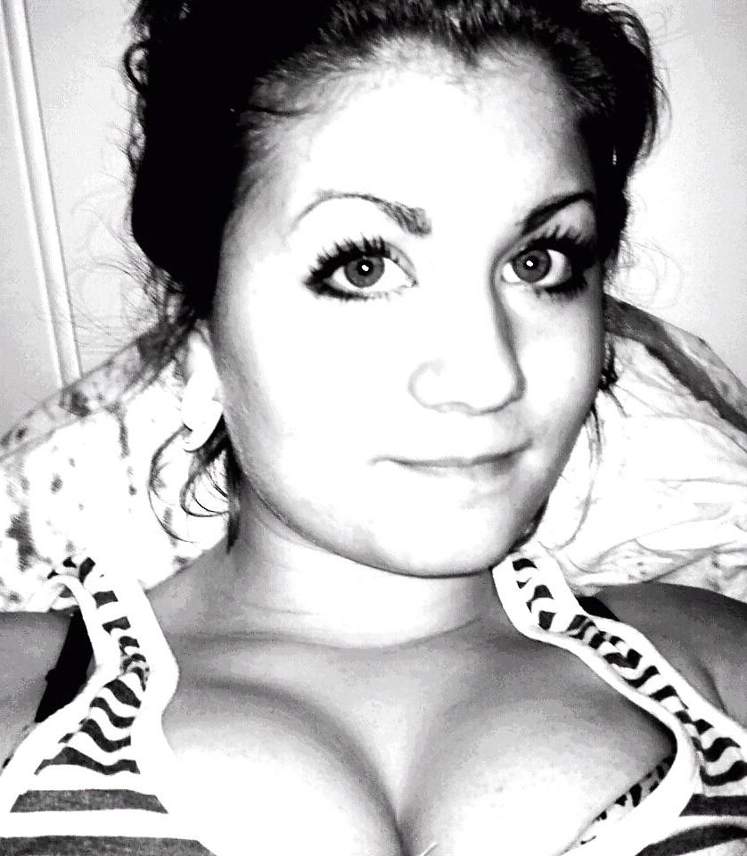 13P Teen cleavage