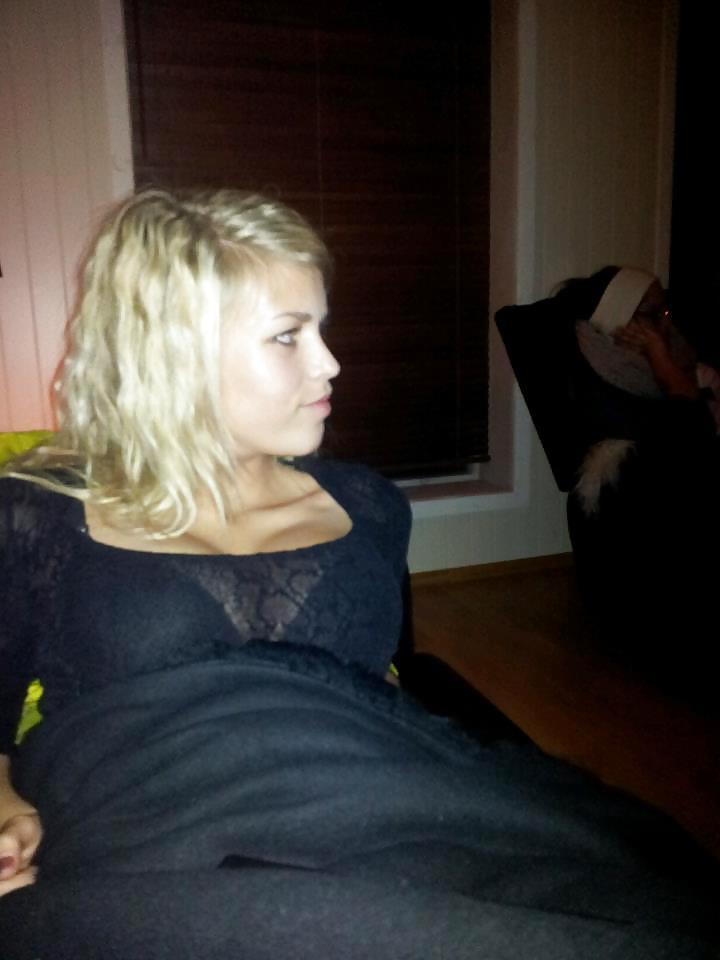 13P Teen cleavage