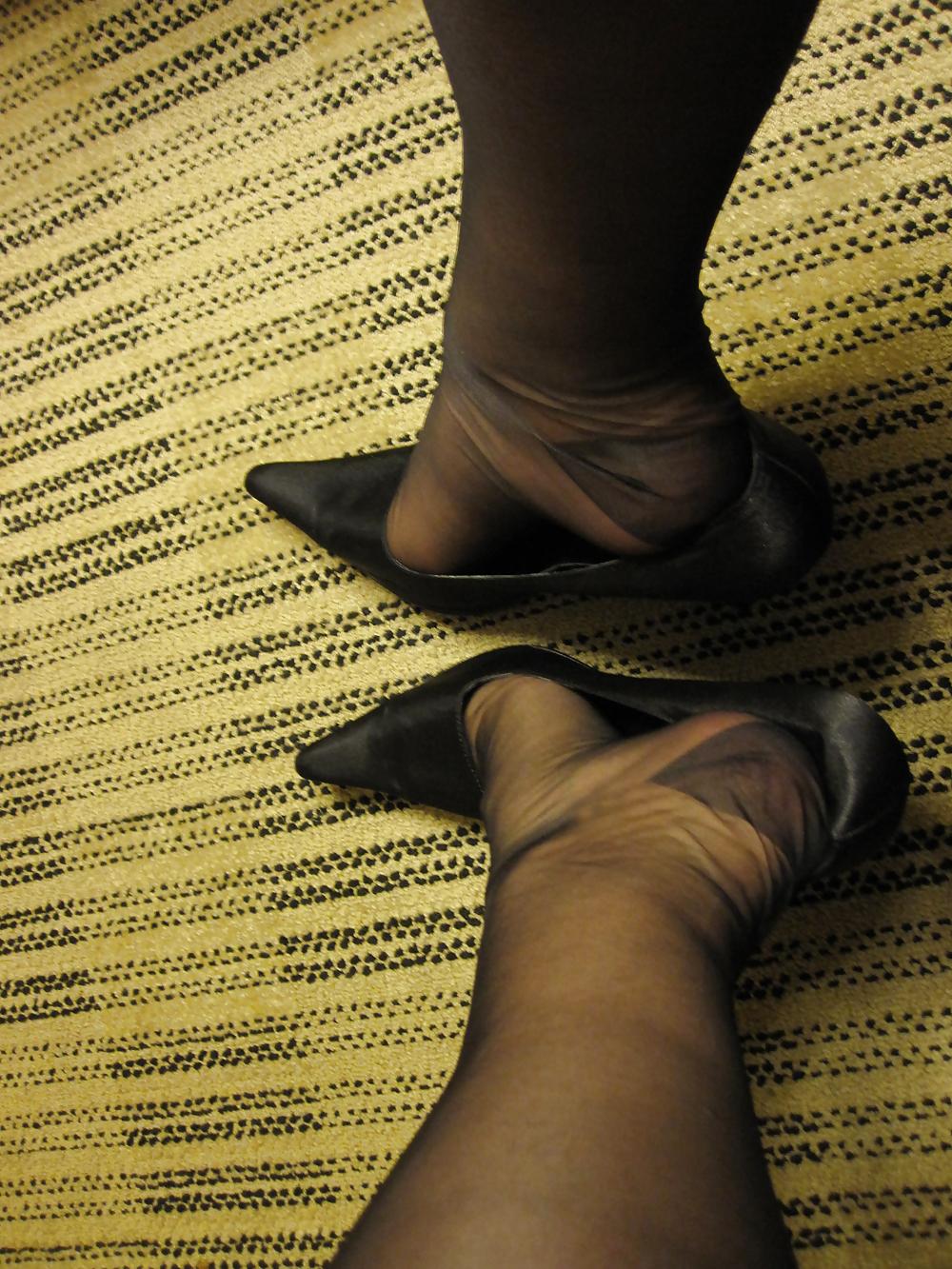 24P My legs in classic Nylons
