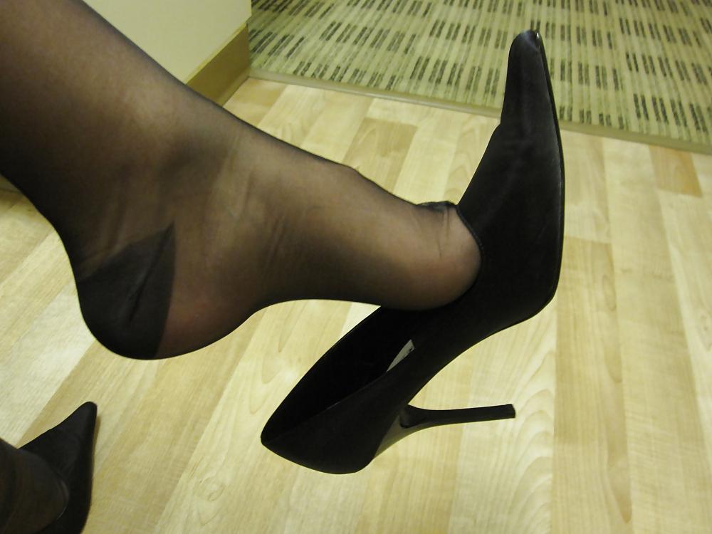 24P My legs in classic Nylons