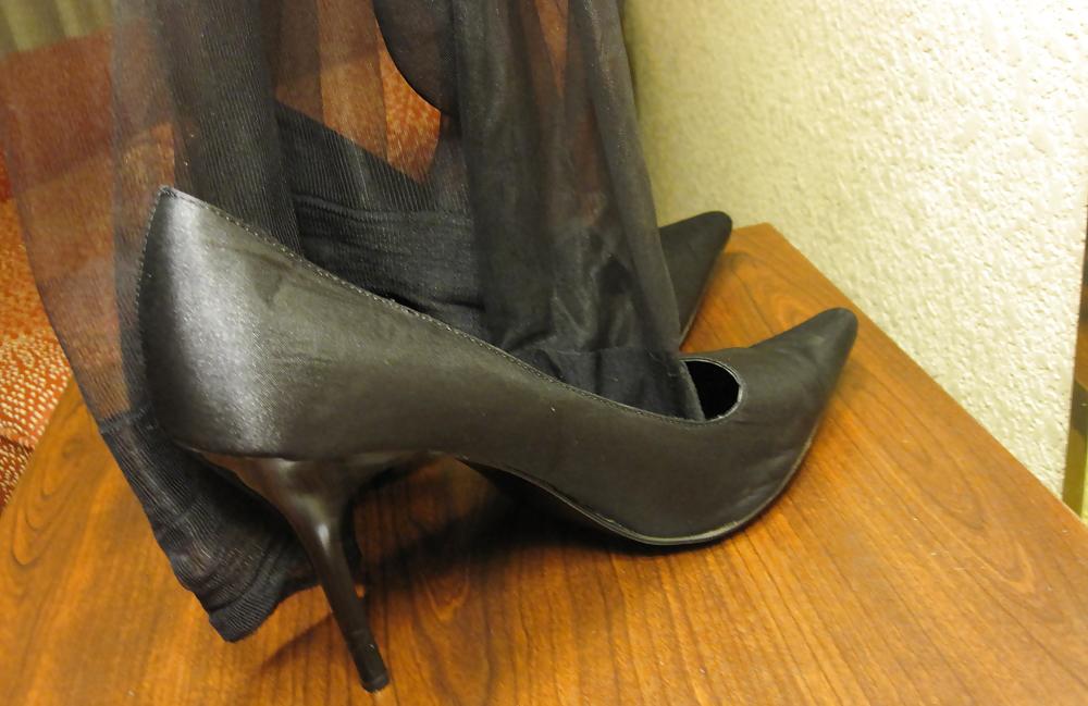 24P My legs in classic Nylons