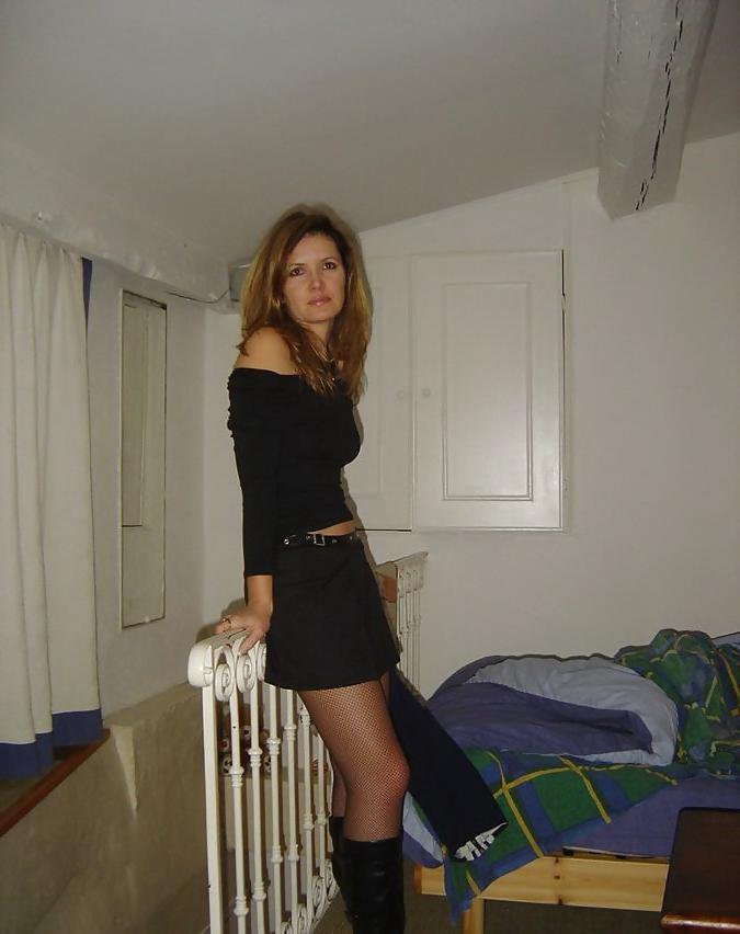 12P Dark hair M.I.L.F.