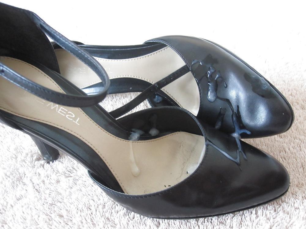4P Classy Black Nine West Heels