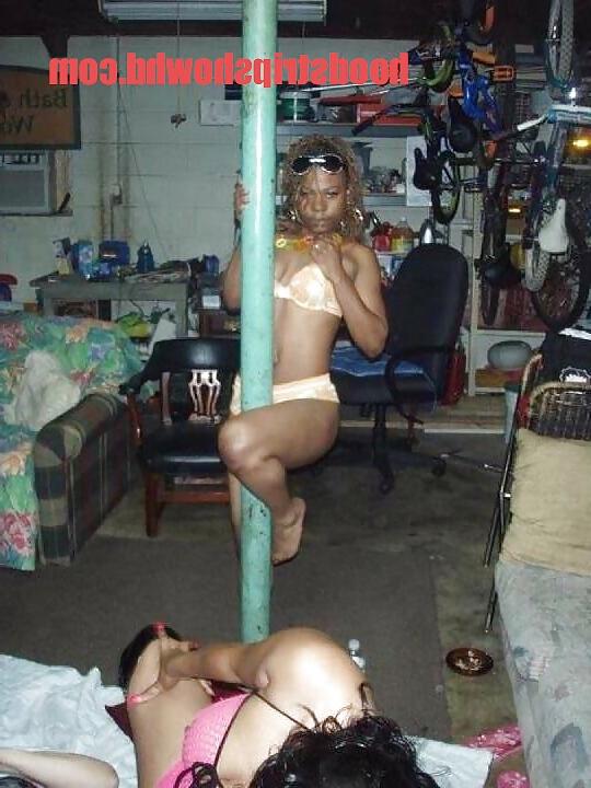 11P Wild  black pussy ghetto