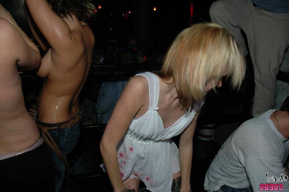 25P Naked in Public, Wet Tshirt, Public Girls