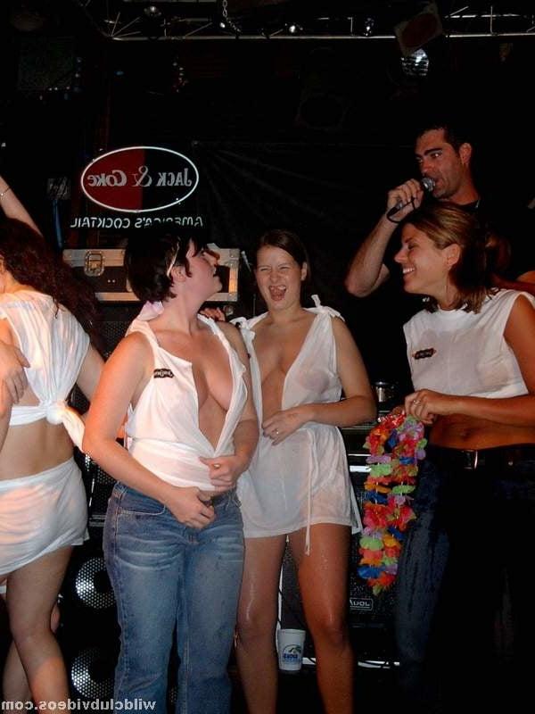 25P Naked in Public, Wet Tshirt, Public Girls