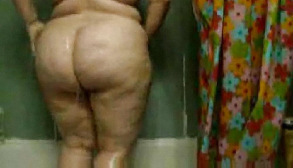 12P My mom in the shower