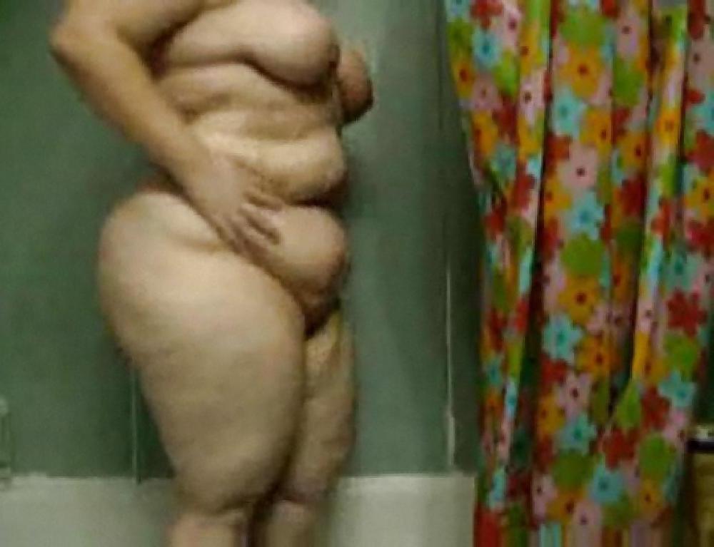 12P My mom in the shower