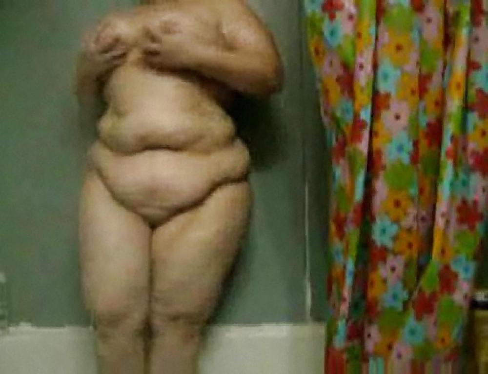 12P My mom in the shower