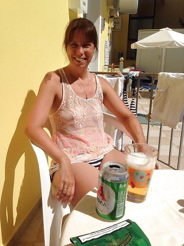 25P Naughty Wives and Amateurs 108