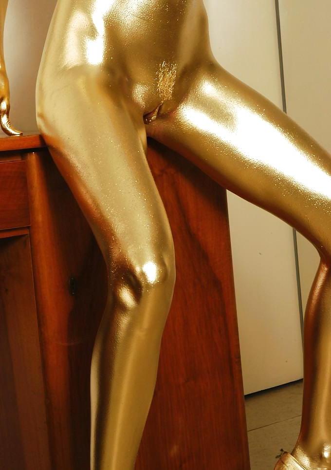 16P Gold Teen Girl