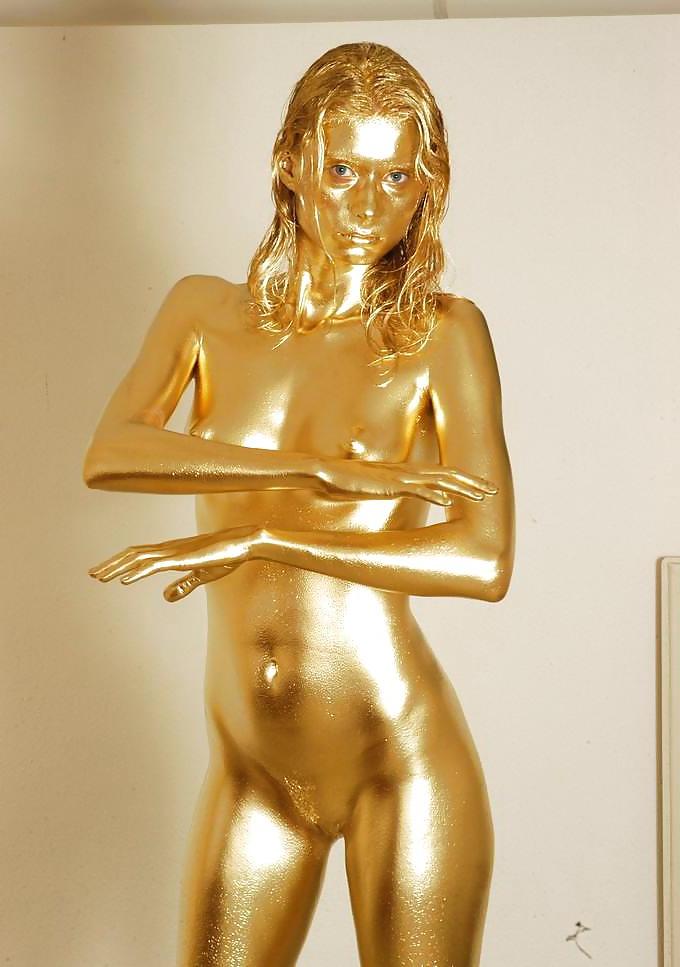 16P Gold Teen Girl