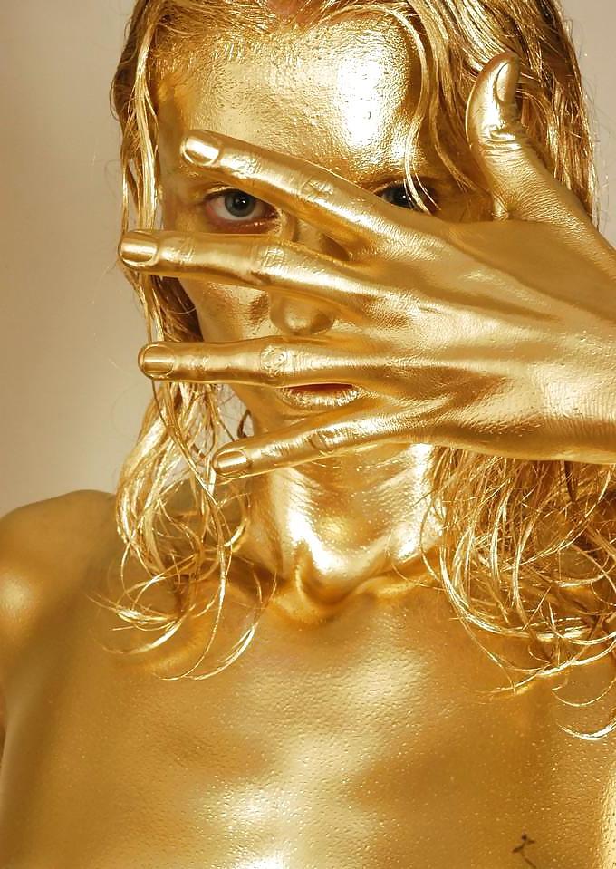 16P Gold Teen Girl