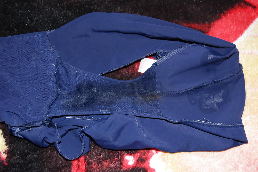 9P Cumshot on a MILFs Panties