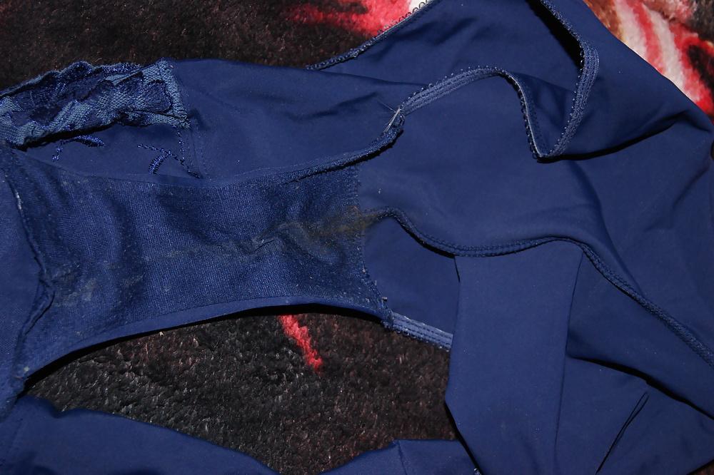 9P Cumshot on a MILFs Panties