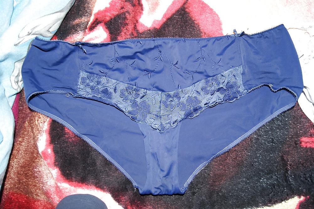 9P Cumshot on a MILFs Panties