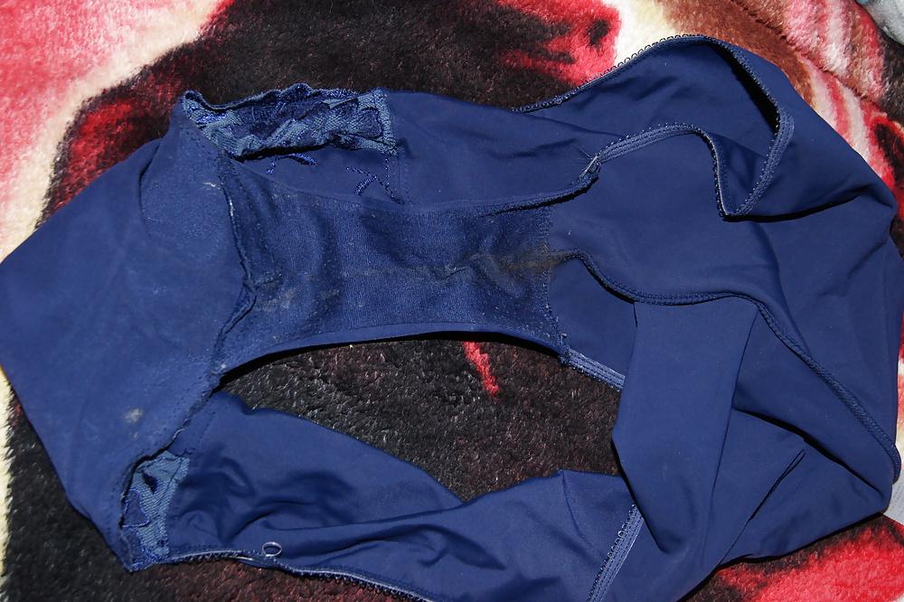 9P Cumshot on a MILFs Panties