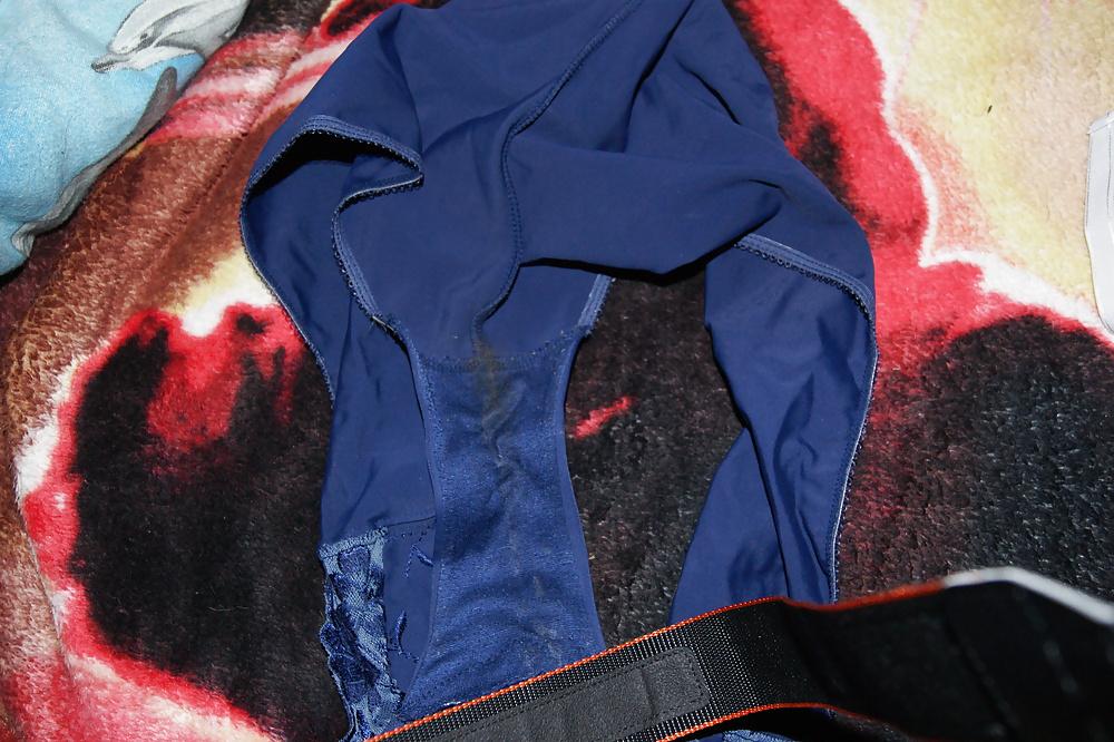 9P Cumshot on a MILFs Panties