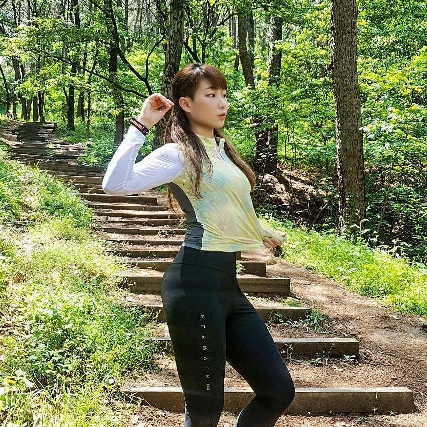 19P Wet Sporty Korean Loves Her Skimpy Tights