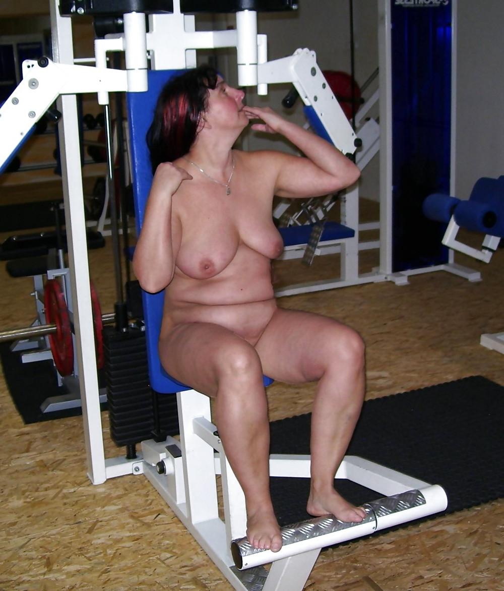 25P Bbw-corinna at the gym 
