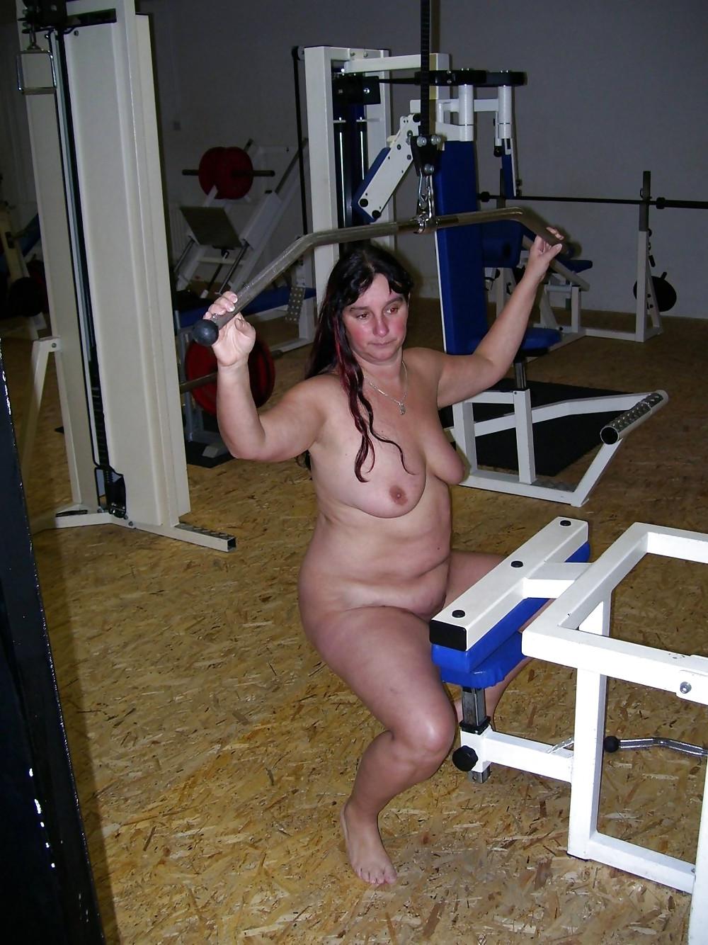 25P Bbw-corinna at the gym 