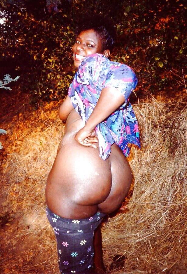 12P Amatuer BIG BLACK BUTT