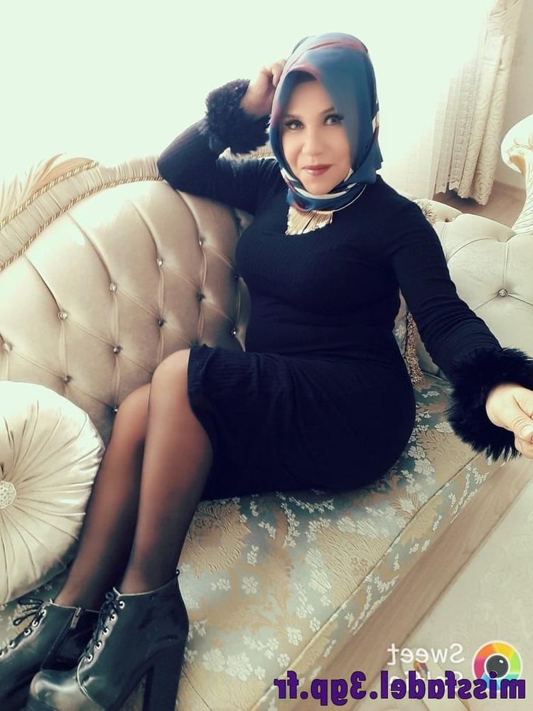 25P Turkish hijab milf exposed