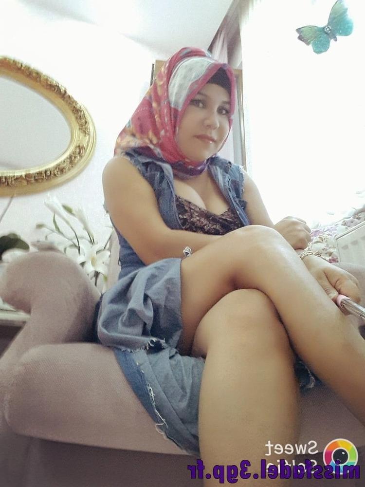 25P Turkish hijab milf exposed