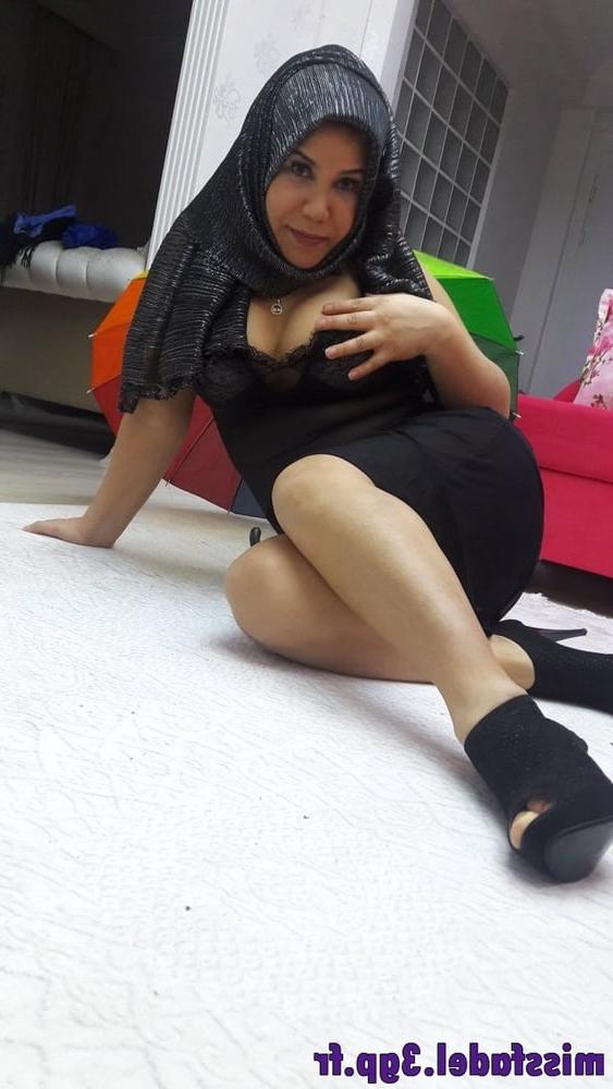 25P Turkish hijab milf exposed