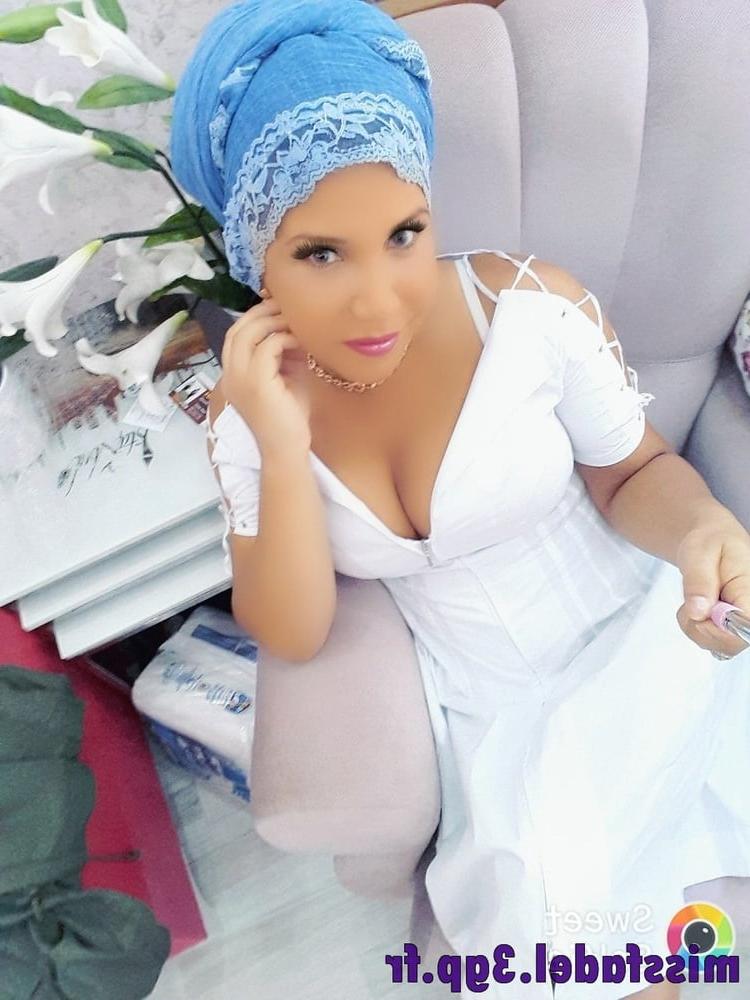 25P Turkish hijab milf exposed