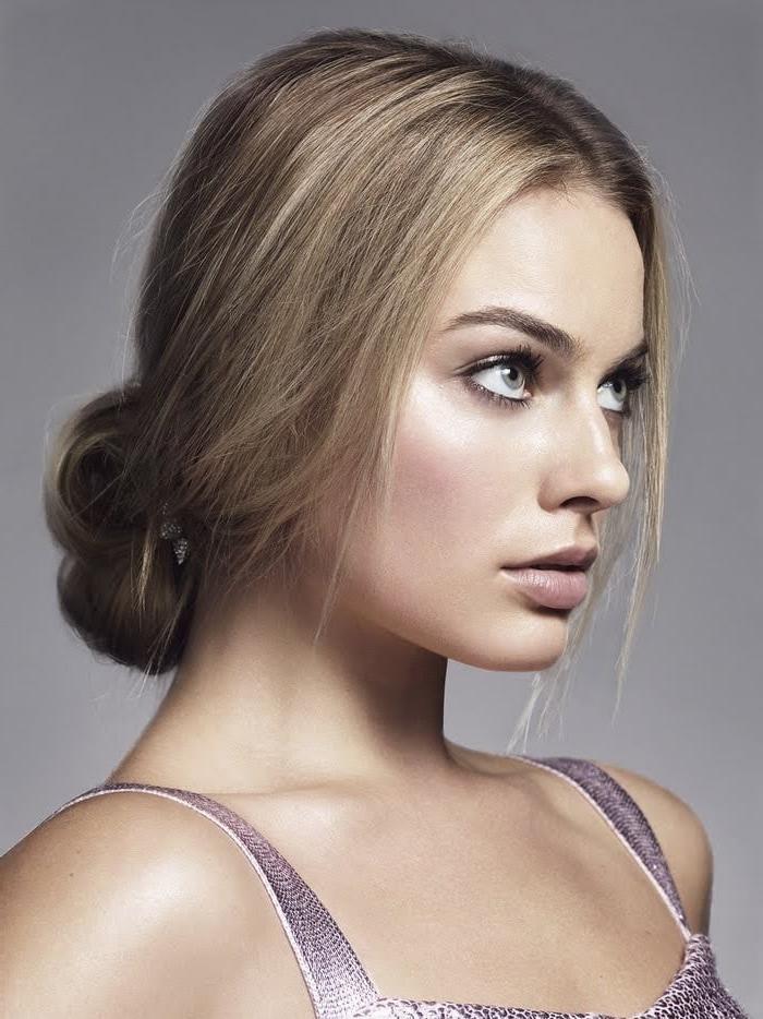 25P Gorgeous Margot Robbie