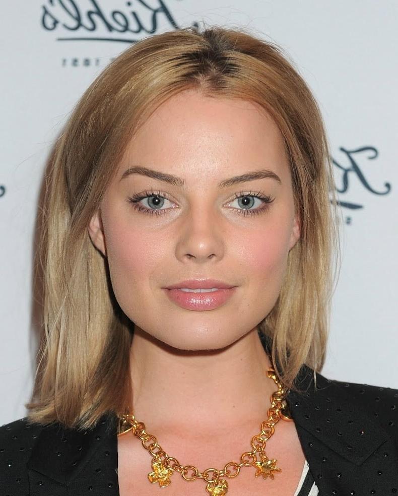 25P Gorgeous Margot Robbie
