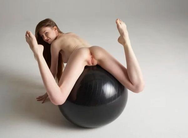 24P Nude and Naughty Yoga