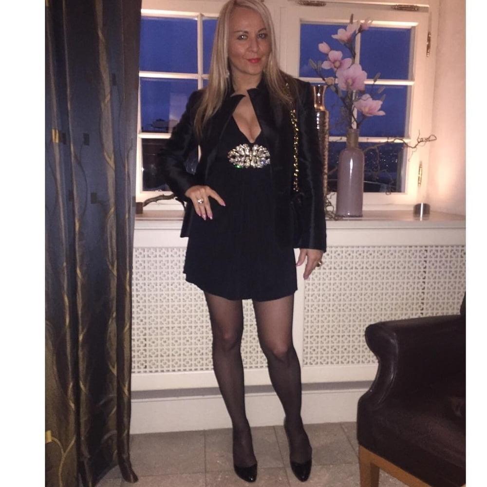 25P Elegant classy slut
