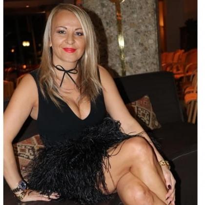25P Elegant classy slut